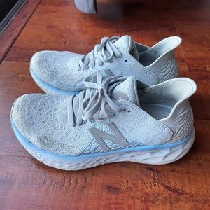 Women’s New balance fresh foam sneakers size 5
